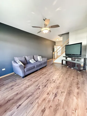 $295,900 | 8416 Stratford Drive, Tinley Park, IL 60487