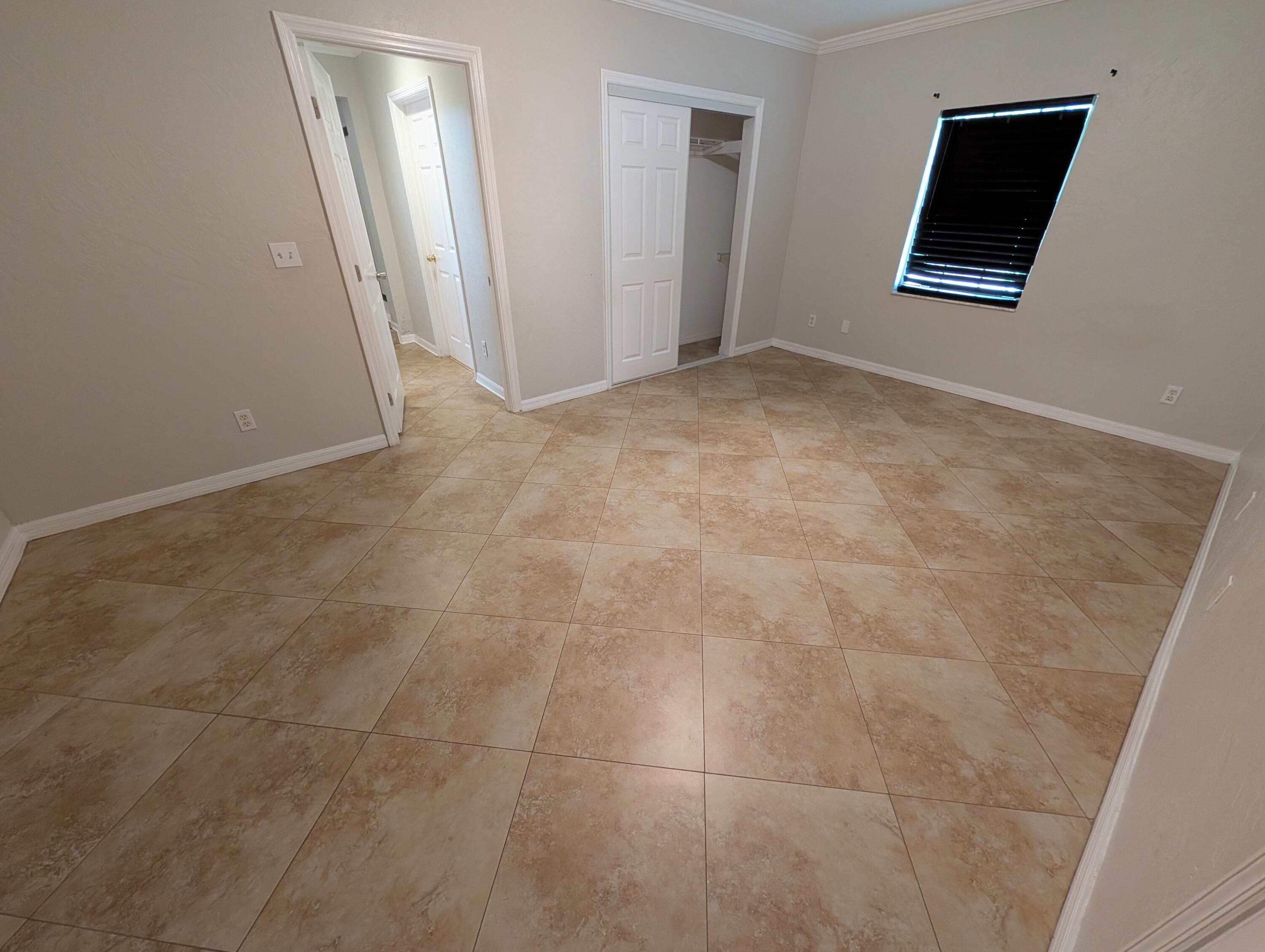 1215 Haverhill Road Haverhill, FL 33417 - Photo 9 of 26 PXL_20260831_153203998