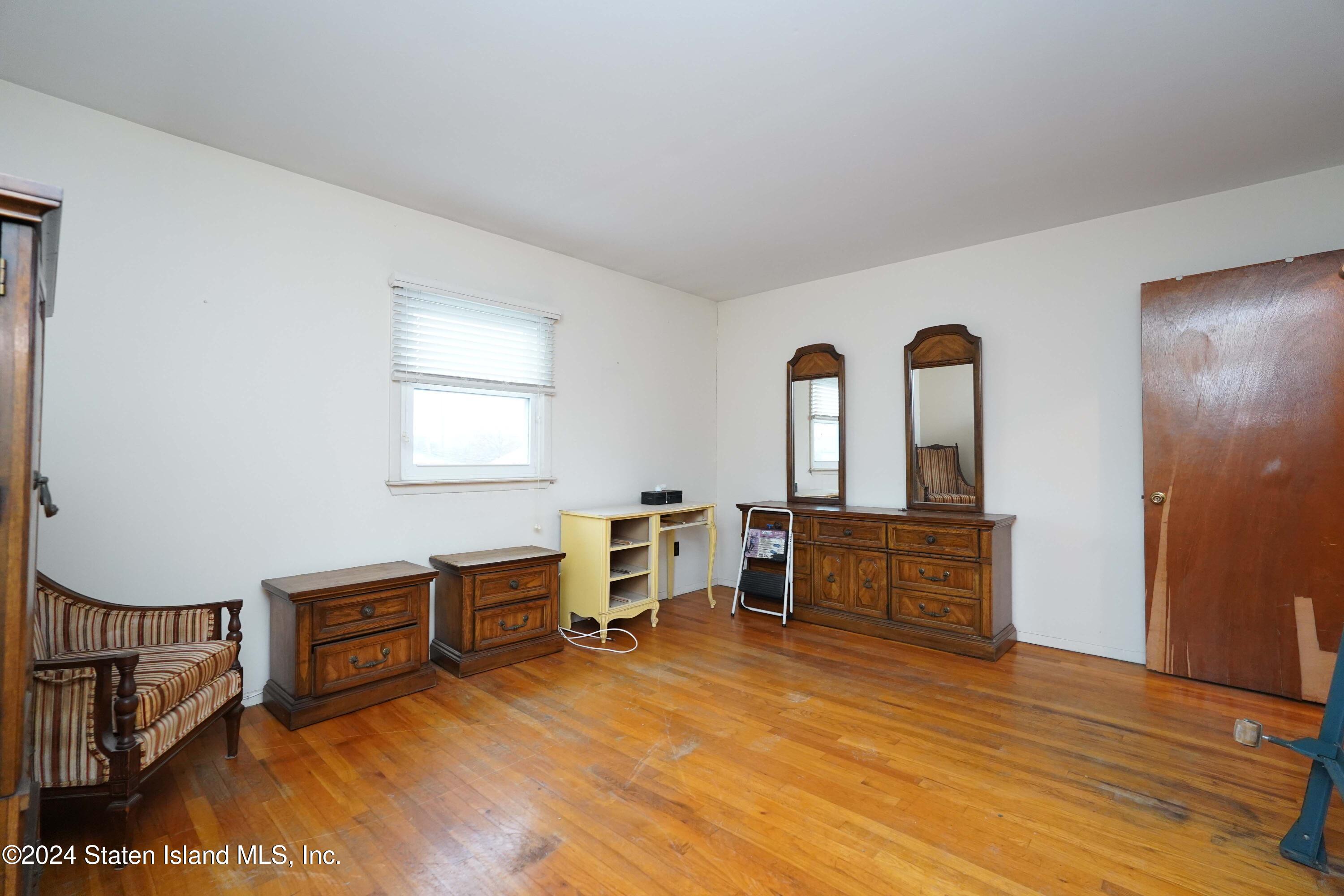 9 Winham Avenue Staten Island, NY 10306 - Photo 17 of 25 Photo Nov 26 2024, 8 35 59 PM