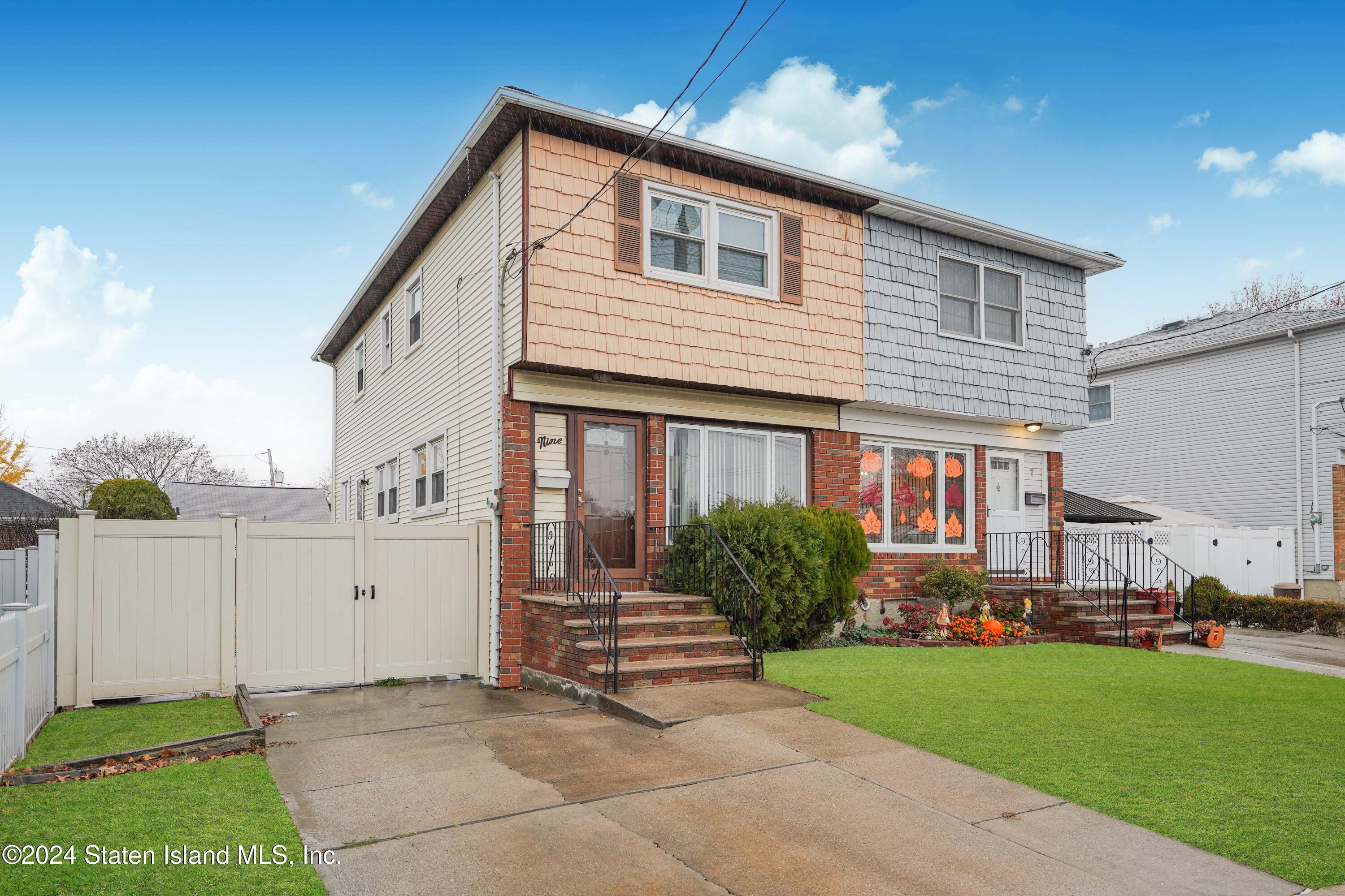 9 Winham Avenue Staten Island, NY 10306 - Photo 2 of 25 Photo Nov 26 2024, 8 41 07 PM