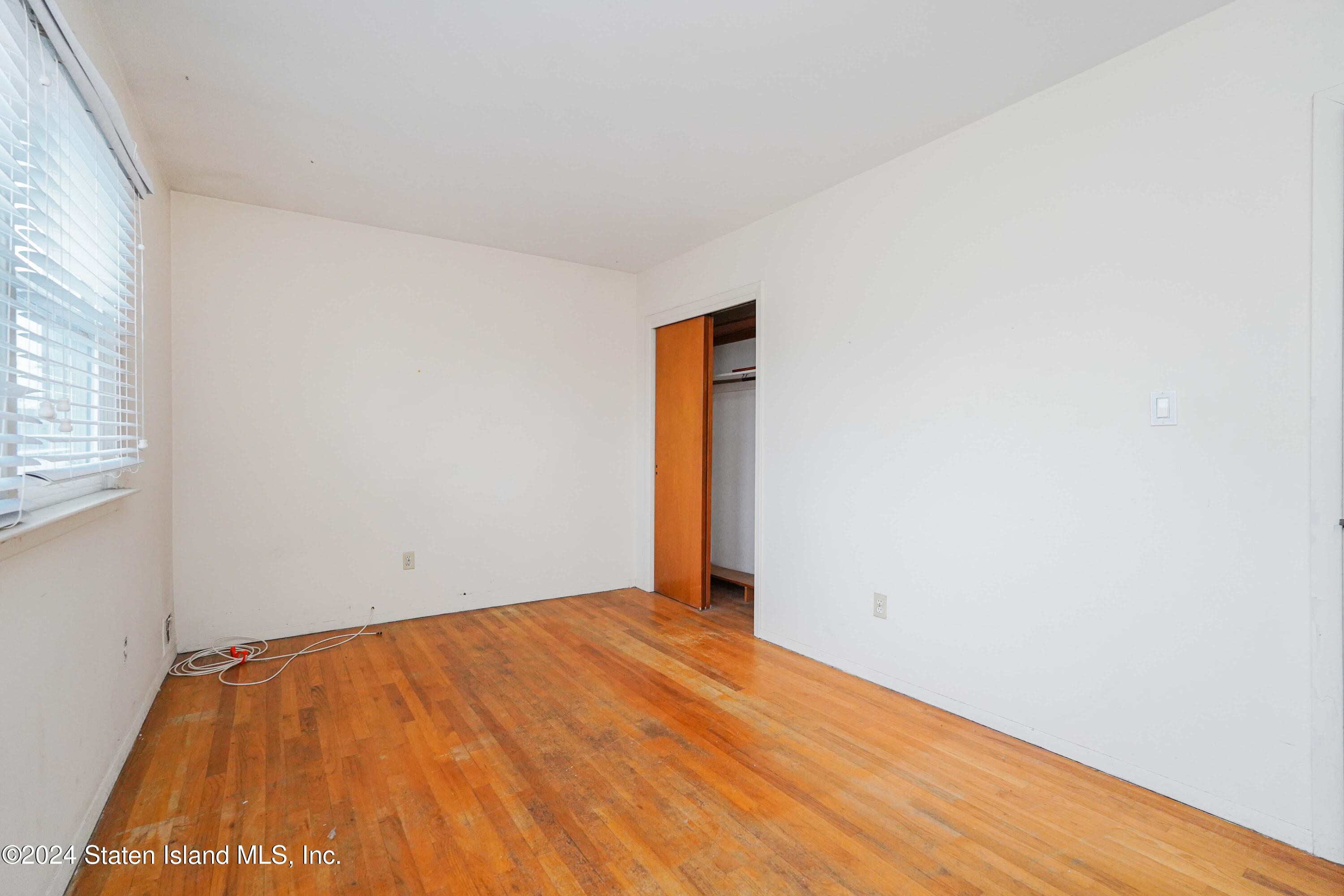 9 Winham Avenue Staten Island, NY 10306 - Photo 21 of 25 Photo Nov 26 2024, 8 36 38 PM