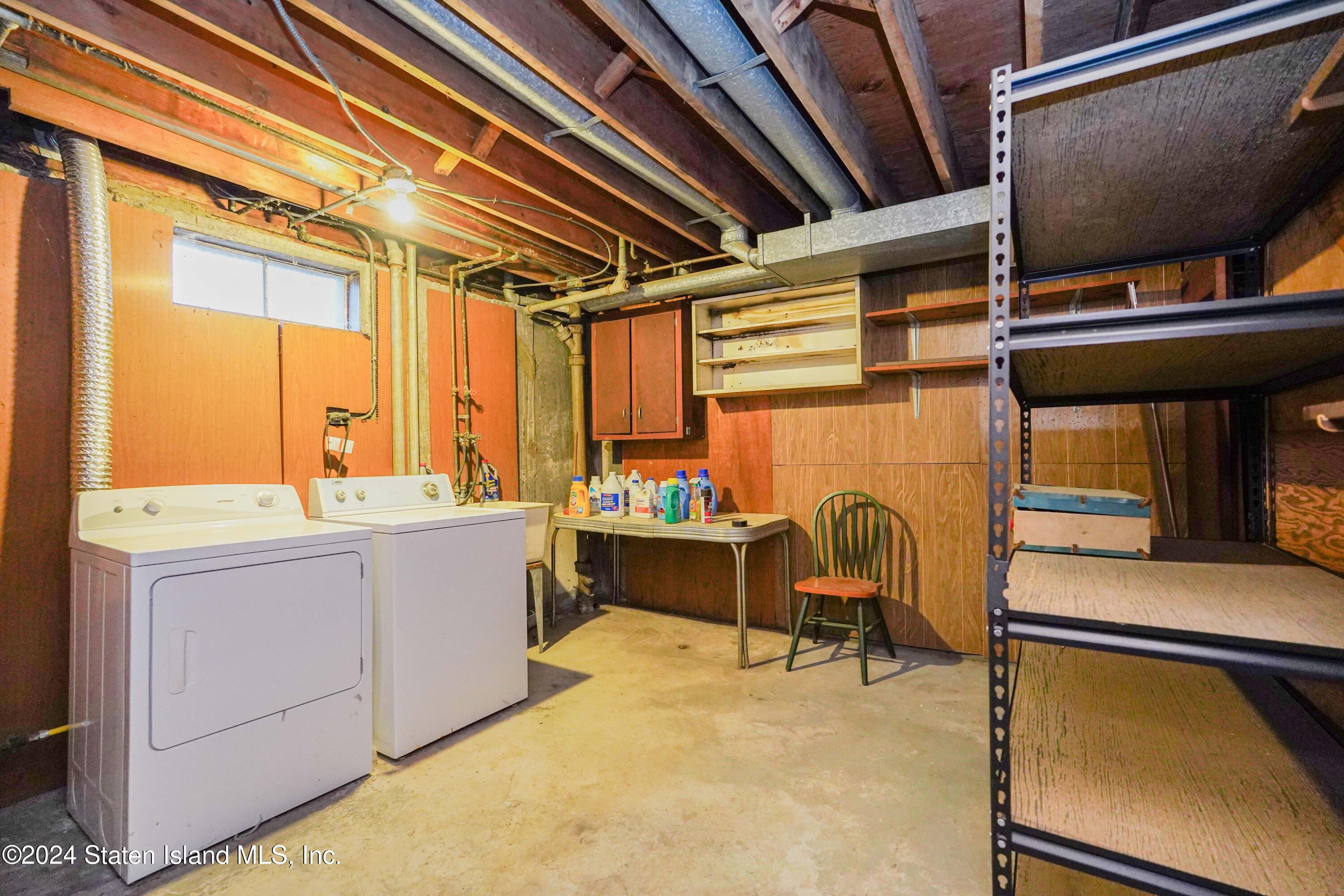 9 Winham Avenue Staten Island, NY 10306 - Photo 22 of 25 Photo Nov 26 2024, 8 37 18 PM