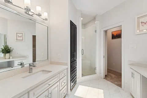 $915,000 | 201 Vanderpool Lane, Unit 137, Houston, TX 77024
