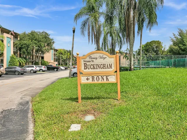 $2,300 | 650 Southwest 124th Terrace, Unit 105P, Pembroke Pines, FL 33027