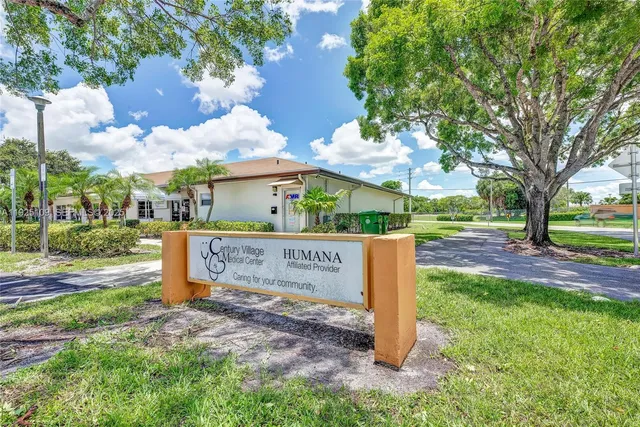 $2,300 | 650 Southwest 124th Terrace, Unit 105P, Pembroke Pines, FL 33027