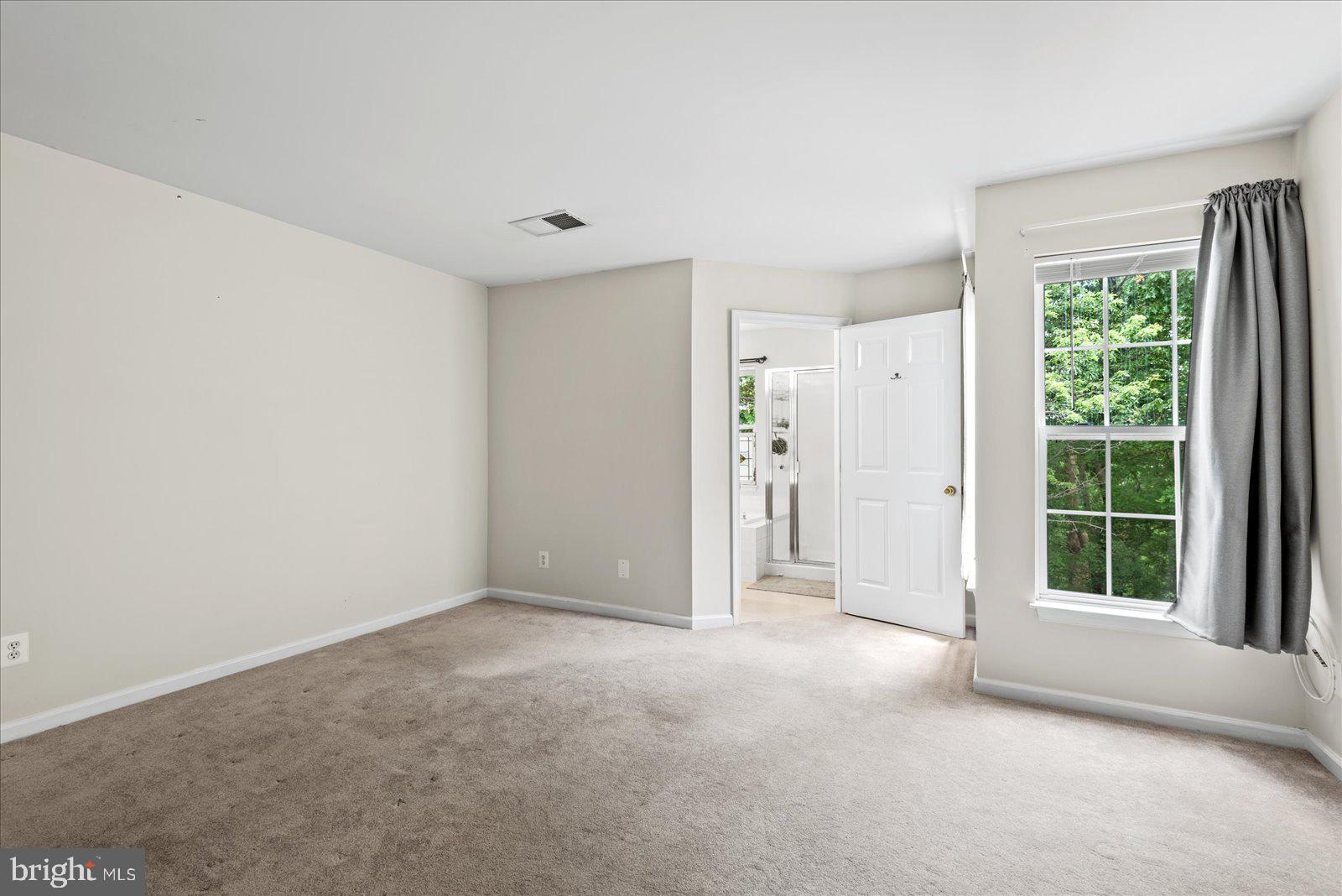 15761 Viewpoint Circle Dumfries, VA 22025 - Photo 15 of 47 primary suite