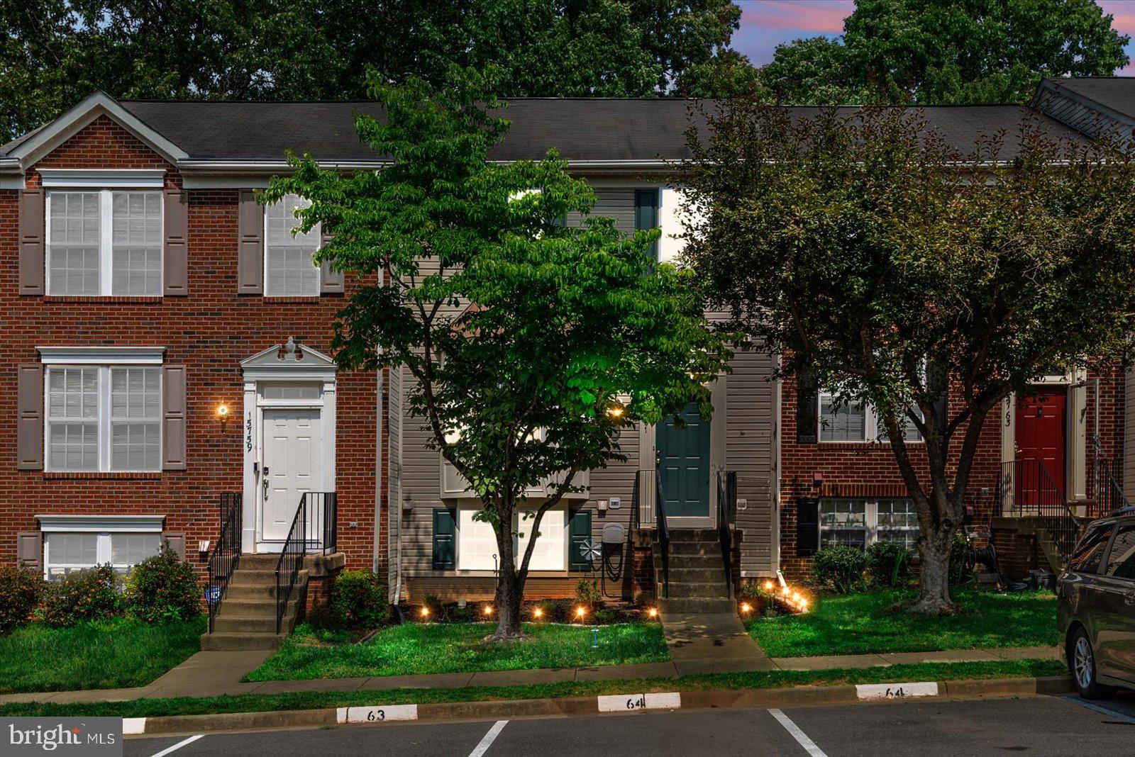 15761 Viewpoint Circle Dumfries, VA 22025 - Photo 2 of 47 beauty shot