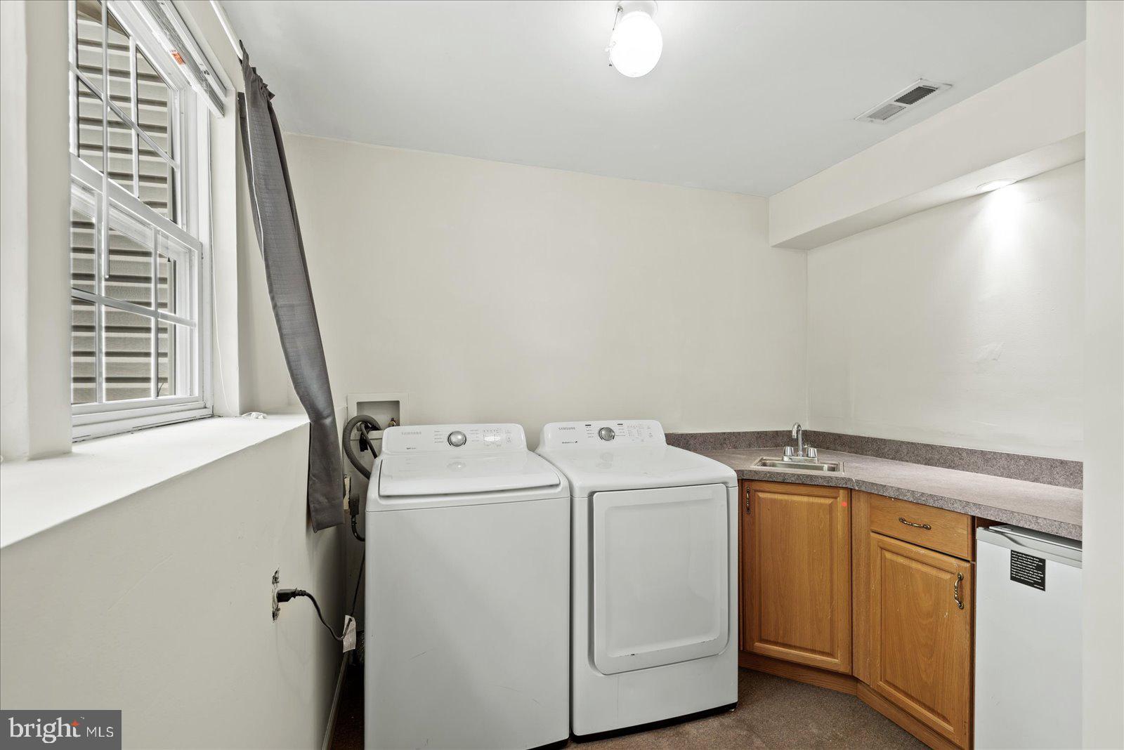 15761 Viewpoint Circle Dumfries, VA 22025 - Photo 27 of 47 laundry-basement