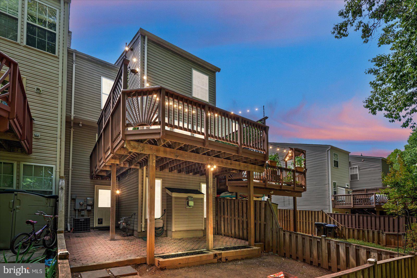 15761 Viewpoint Circle Dumfries, VA 22025 - Photo 28 of 47 back of the house