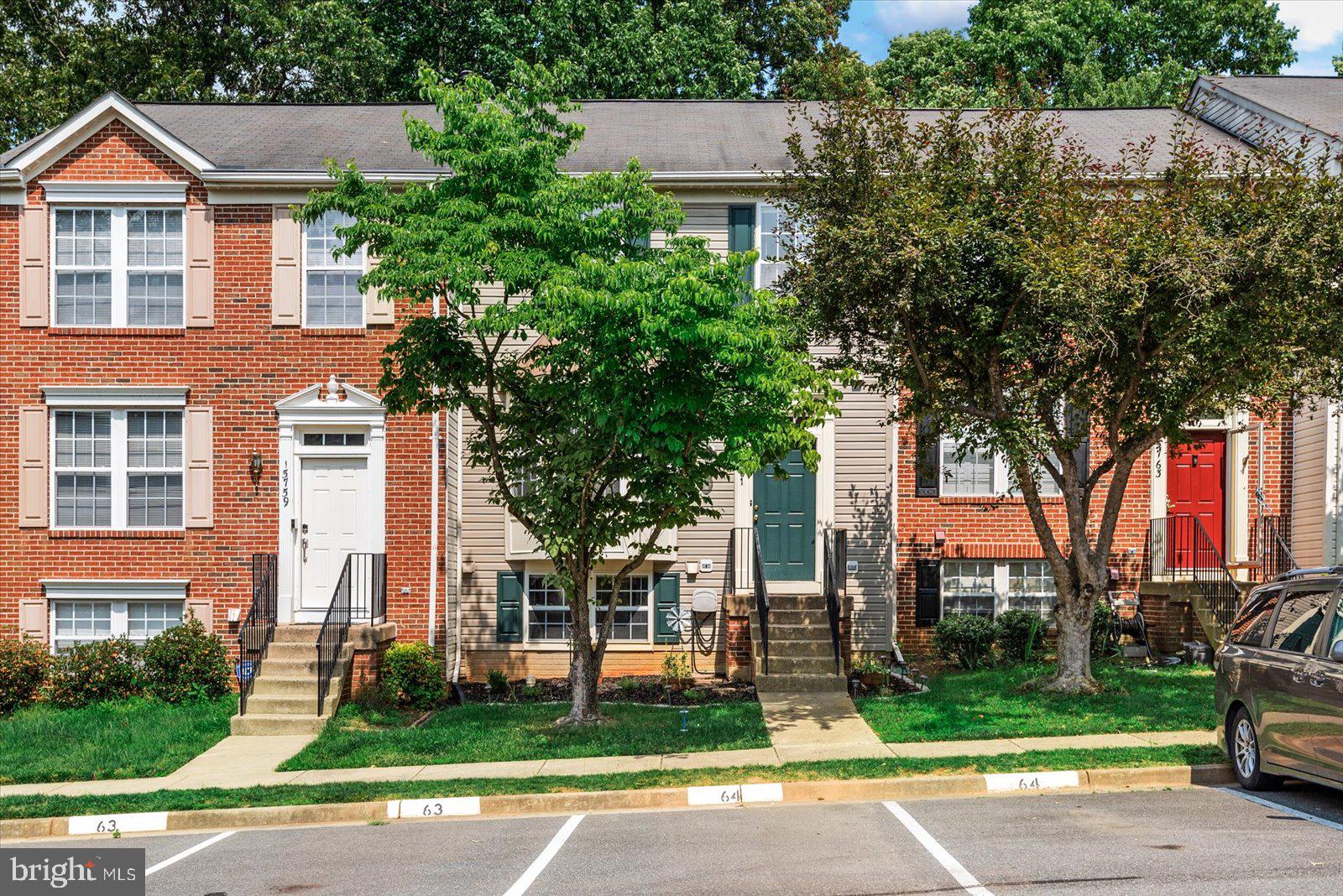 15761 Viewpoint Circle Dumfries, VA 22025 - Photo 3 of 47 beauty shot