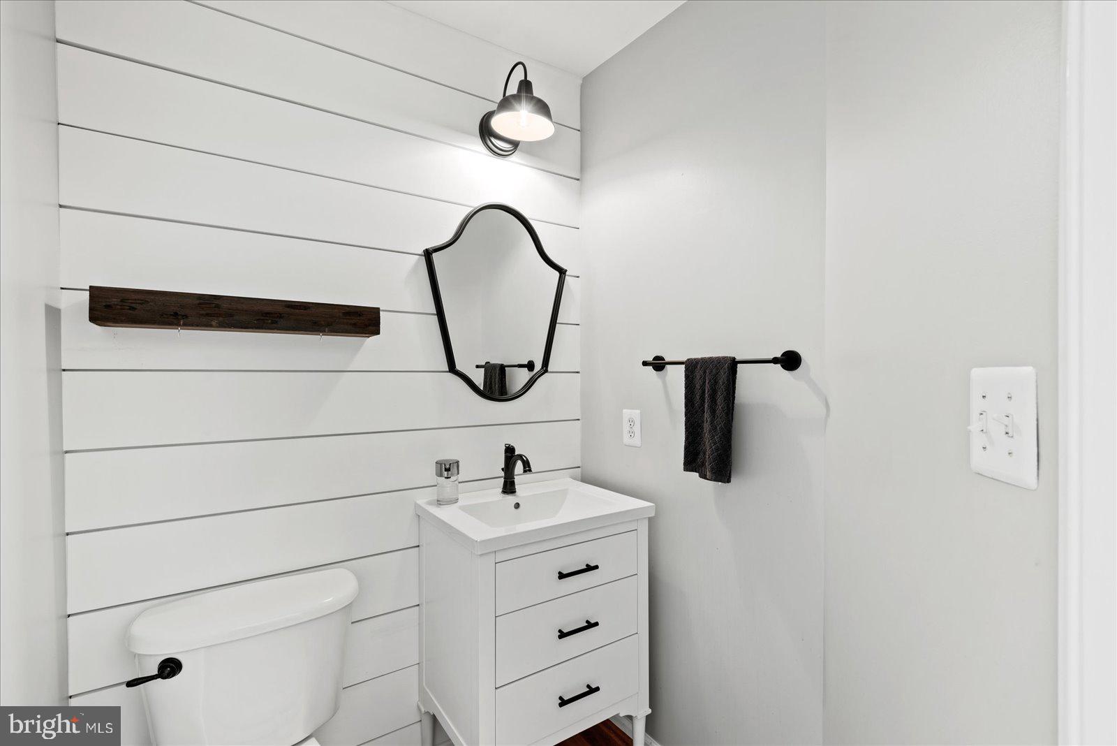 15761 Viewpoint Circle Dumfries, VA 22025 - Photo 5 of 47 updated half bath on main floor