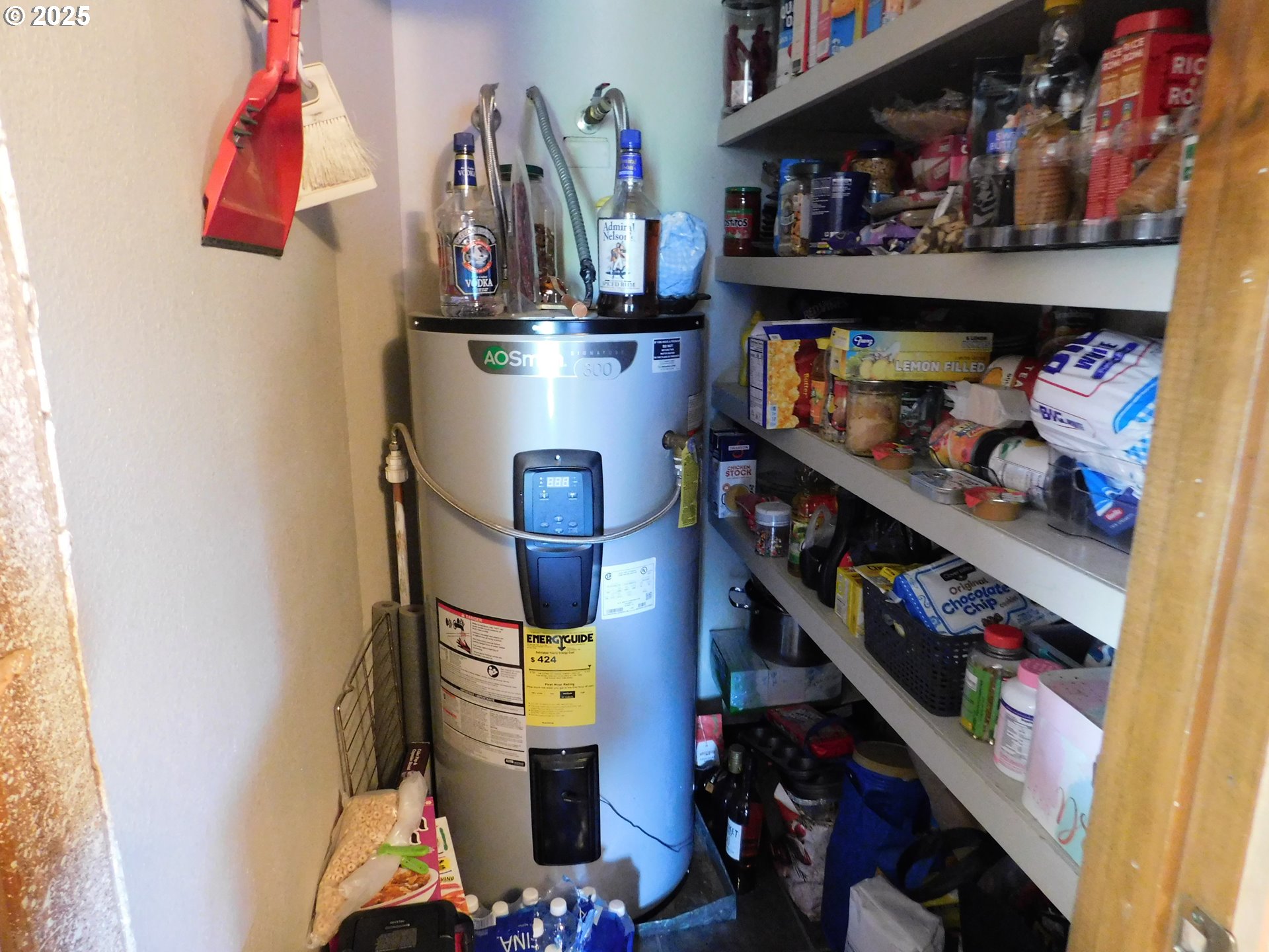 231 Northeast Darrell Avenue Winston, OR 97496 - Photo 18 of 47 a room with lots of different colored cloths