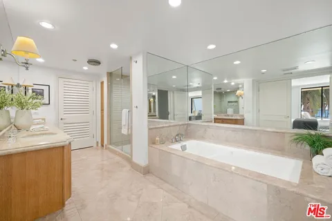 $6,495,000 | 701 Ocean Avenue, Unit PHE, Santa Monica, CA 90402