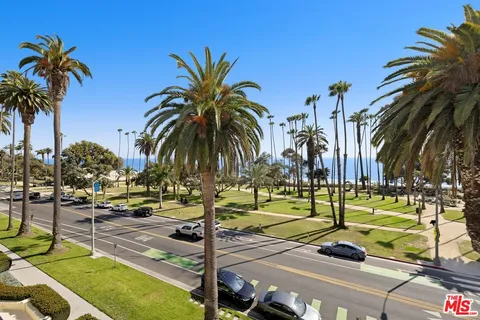 $6,495,000 | 701 Ocean Avenue, Unit PHE, Santa Monica, CA 90402