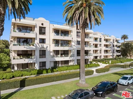 $6,495,000 | 701 Ocean Avenue, Unit PHE, Santa Monica, CA 90402