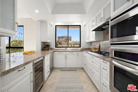 $6,495,000 | 701 Ocean Avenue, Unit PHE, Santa Monica, CA 90402