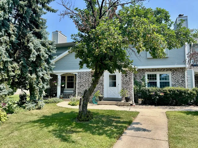 $199,900 | 5221 West Loomis Road, Greenfield, WI 53129