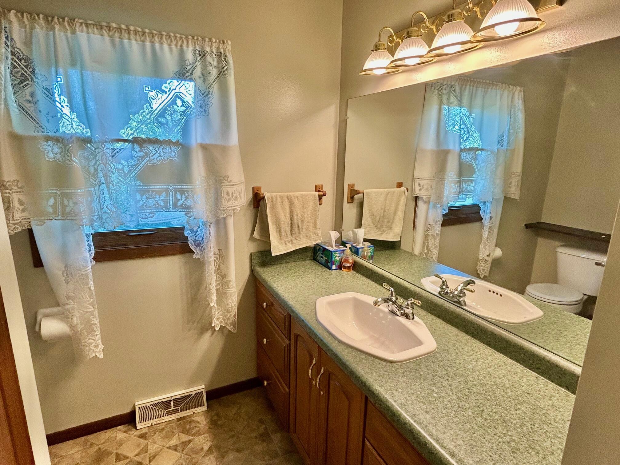 5221 West Loomis Road Greenfield, WI 53129 - Photo 18 of 33 Separate Sink Area