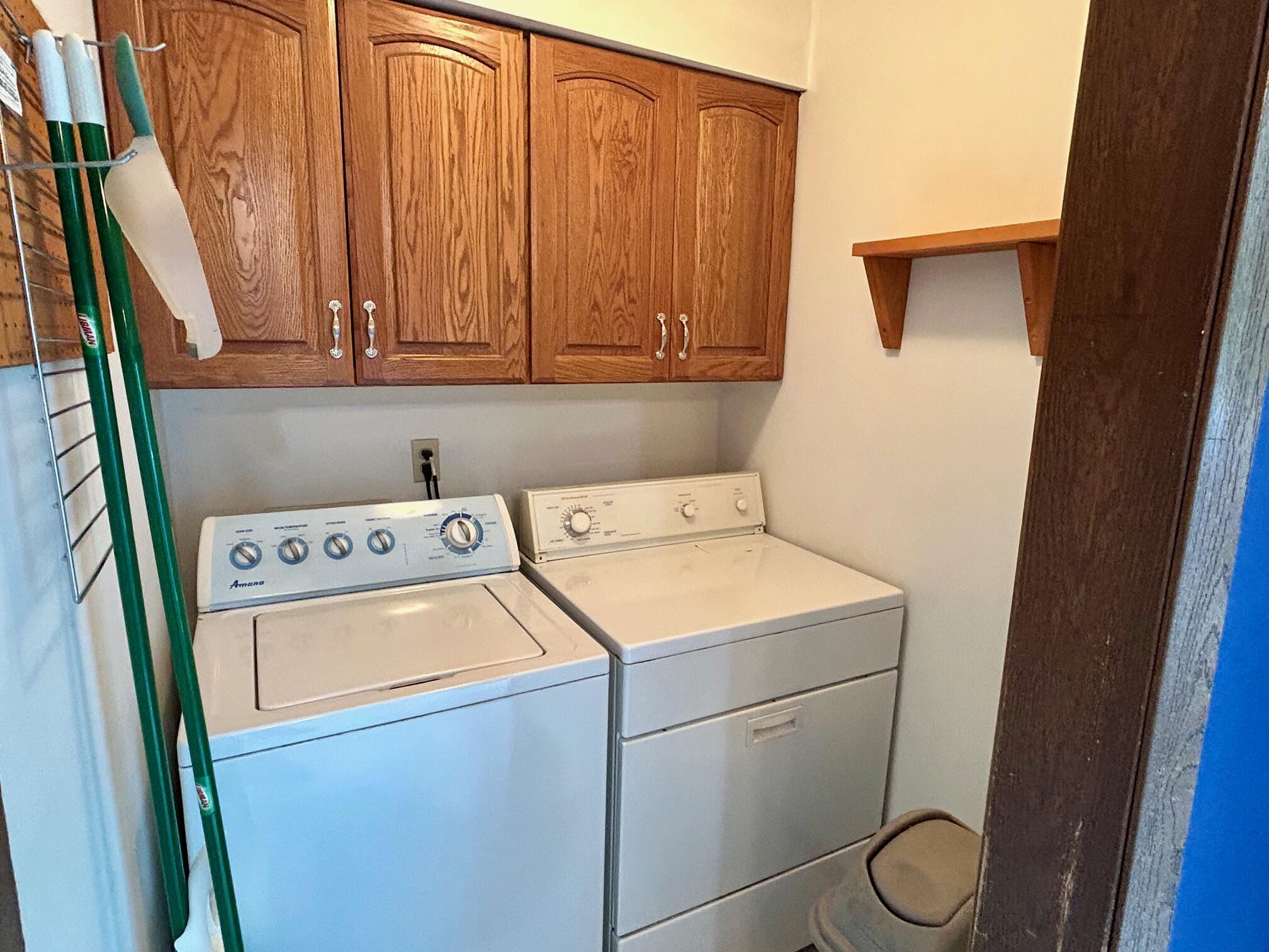 5221 West Loomis Road Greenfield, WI 53129 - Photo 20 of 33 Washer/Dryer Included