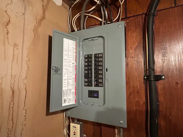 $199,900 | 5221 West Loomis Road, Greenfield, WI 53129