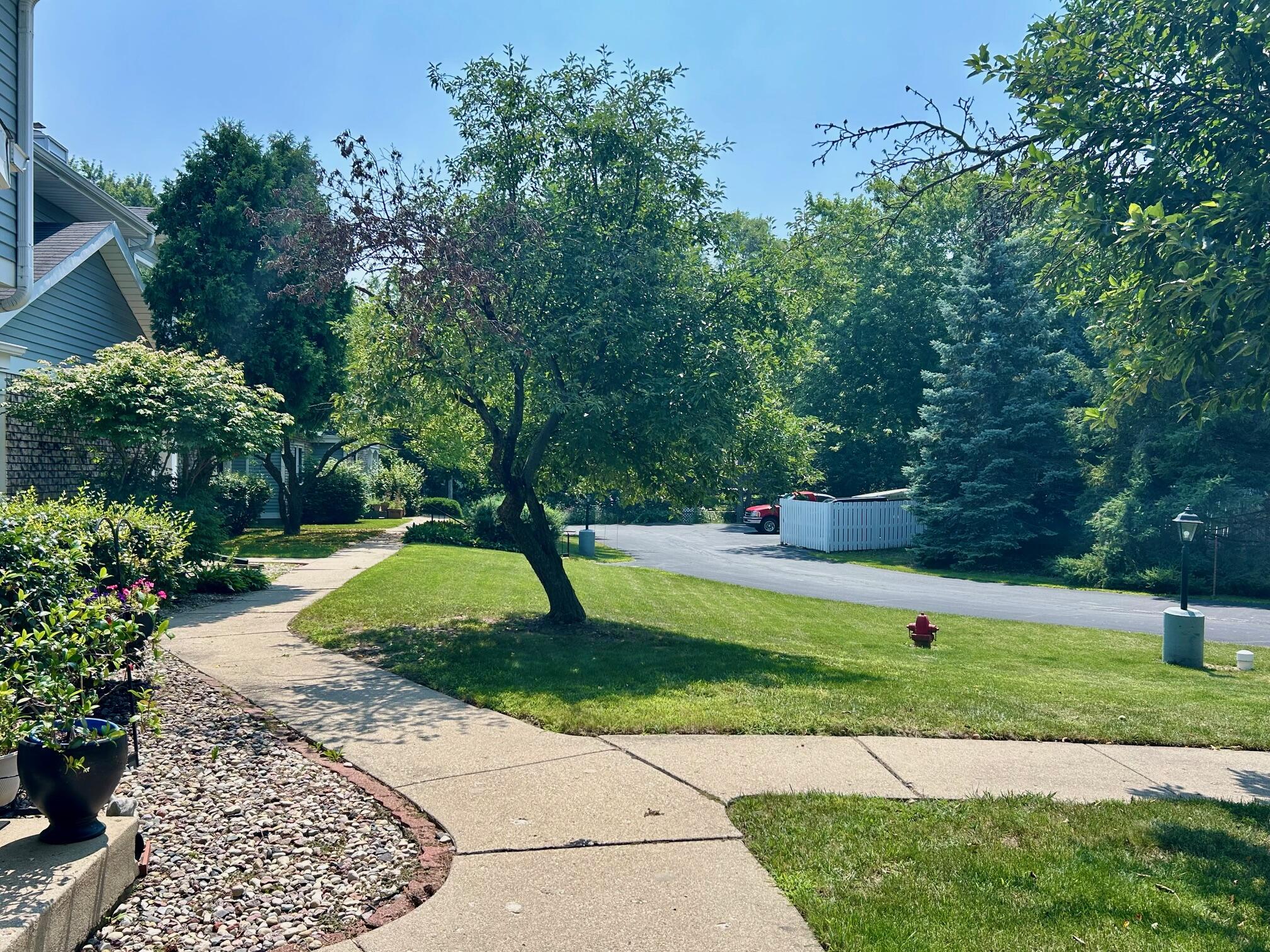 5221 West Loomis Road Greenfield, WI 53129 - Photo 31 of 33 Common Grounds