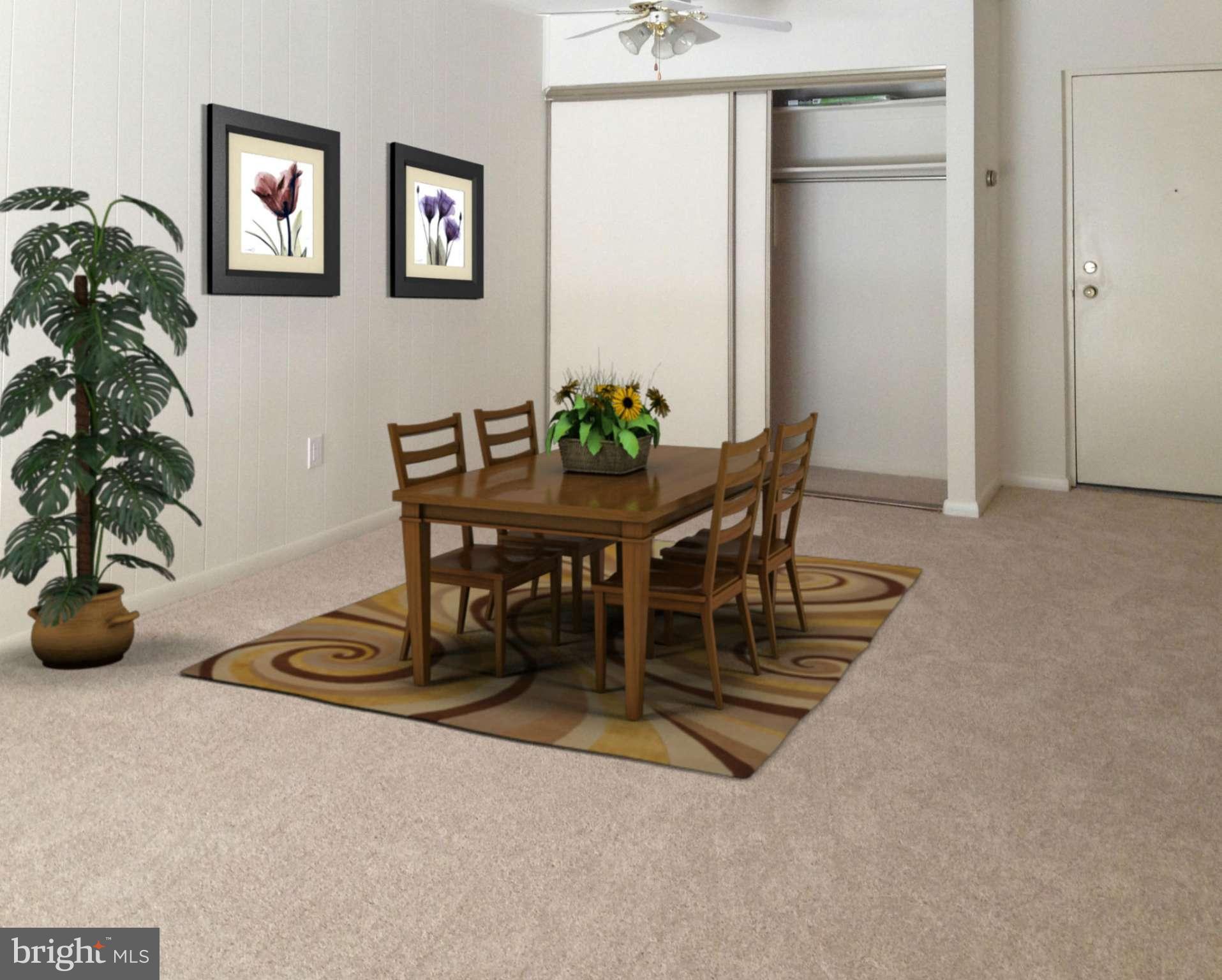 5806 Royal Ridge Drive, Unit Q Springfield, VA 22152 - Photo 3 of 17 Living Room