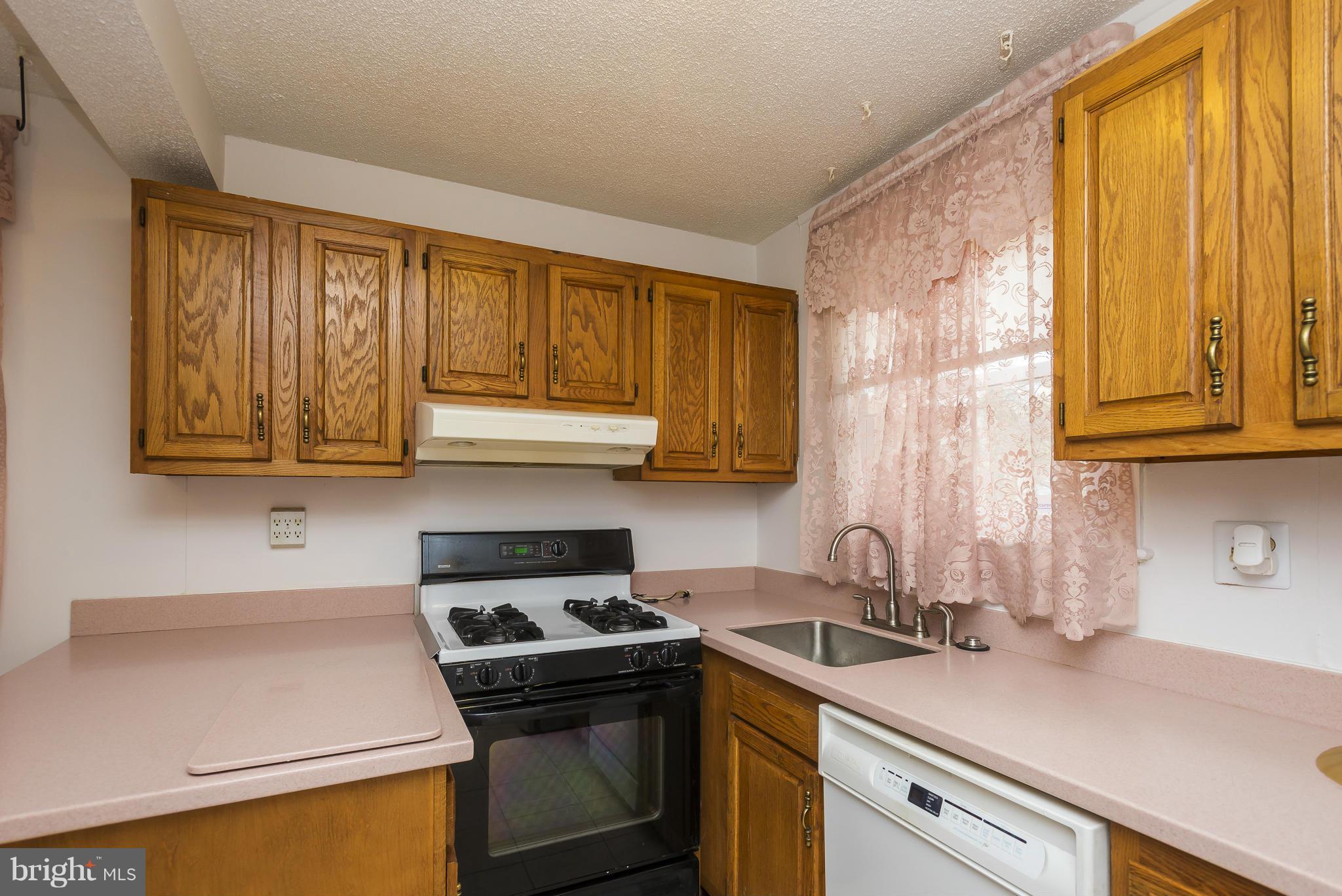 2012 Rittenhouse Street Hyattsville, MD 20782 - Photo 9 of 25 Kitchen