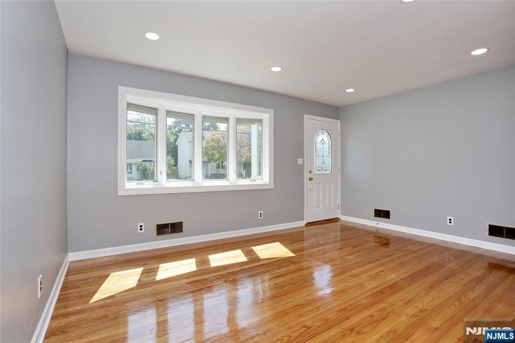 28-19 Warren Road Fair Lawn, NJ 07410 - Photo 6 of 41 Gallery Image 6