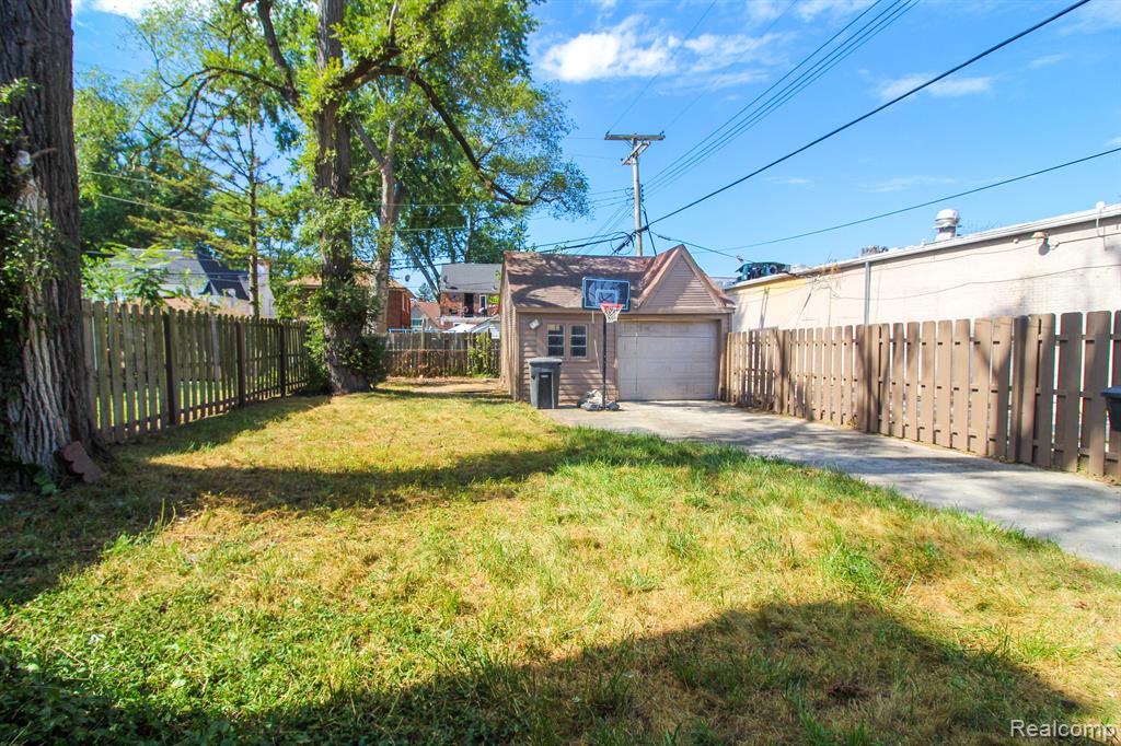 16889 Edinborough Road Detroit, MI 48219 - Photo 26 of 35