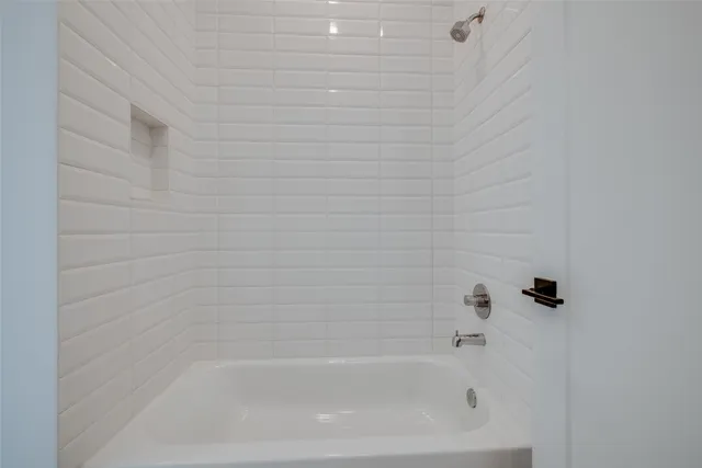 a view of backyard of the house