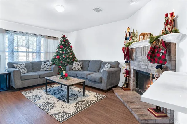 $348,000 | 5722 Firethorn Drive, Dallas, TX 75249