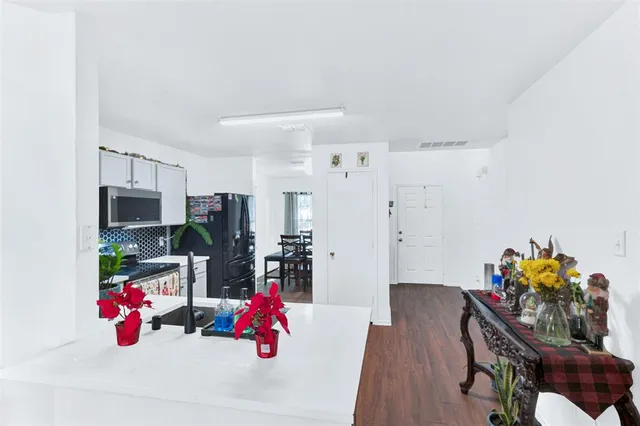 $348,000 | 5722 Firethorn Drive, Dallas, TX 75249