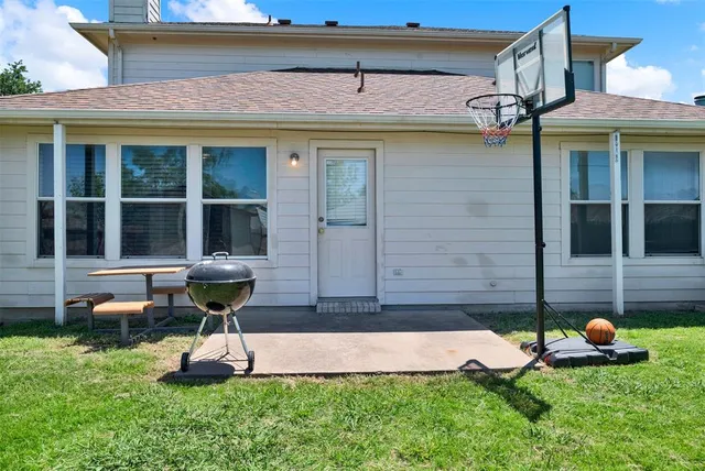 $348,000 | 5722 Firethorn Drive, Dallas, TX 75249