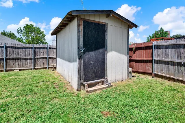 $348,000 | 5722 Firethorn Drive, Dallas, TX 75249