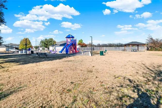 $348,000 | 5722 Firethorn Drive, Dallas, TX 75249