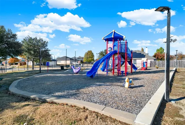 $348,000 | 5722 Firethorn Drive, Dallas, TX 75249