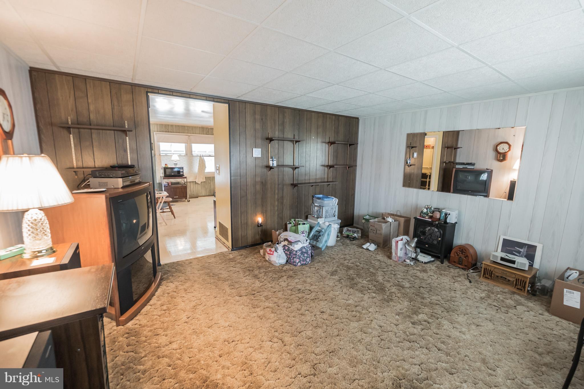 8130 Del Haven Road Baltimore, MD 21222 - Photo 7 of 22 Living Room
