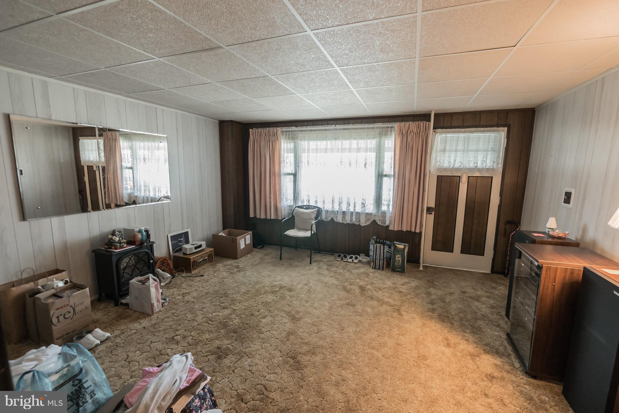 8130 Del Haven Road Baltimore, MD 21222 - Photo 8 of 22 Living Room