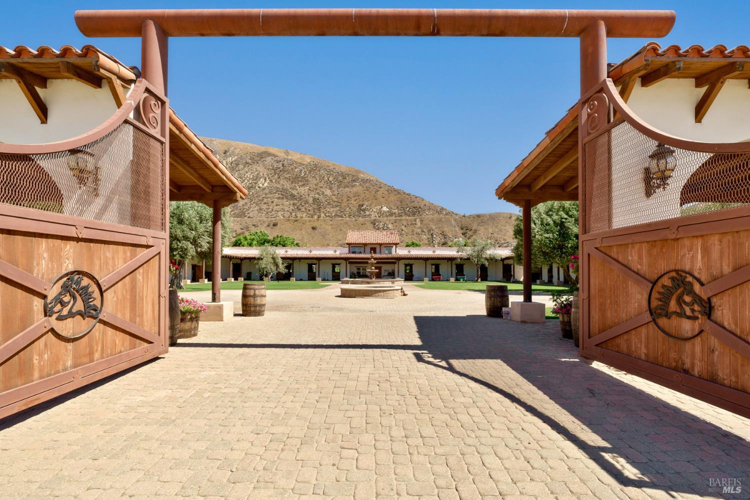 3800-3820 Piru Canyon Road Piru, CA 93040 - Photo 4 of 30 a view of a house with sitting area