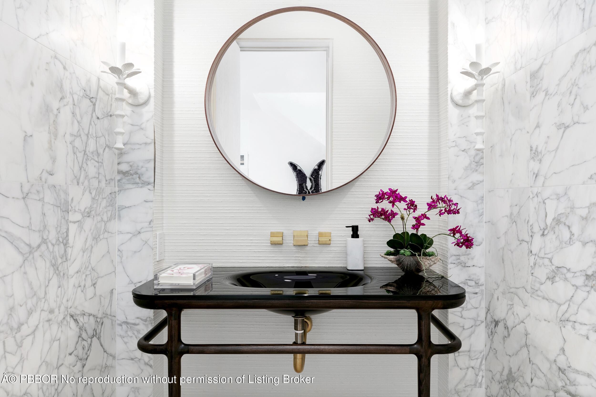 152 Dolphin Road Palm Beach, FL 33480 - Photo 19 of 47 Powder Room