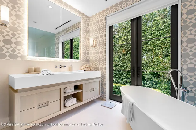 $16,995,000 | 152 Dolphin Road, Palm Beach, FL 33480