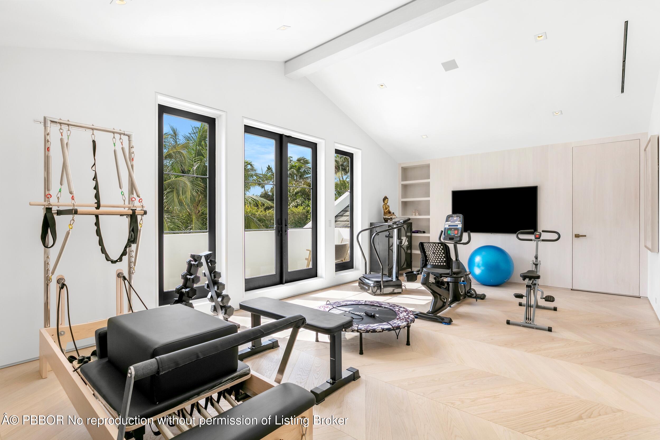 152 Dolphin Road Palm Beach, FL 33480 - Photo 32 of 47 Gym