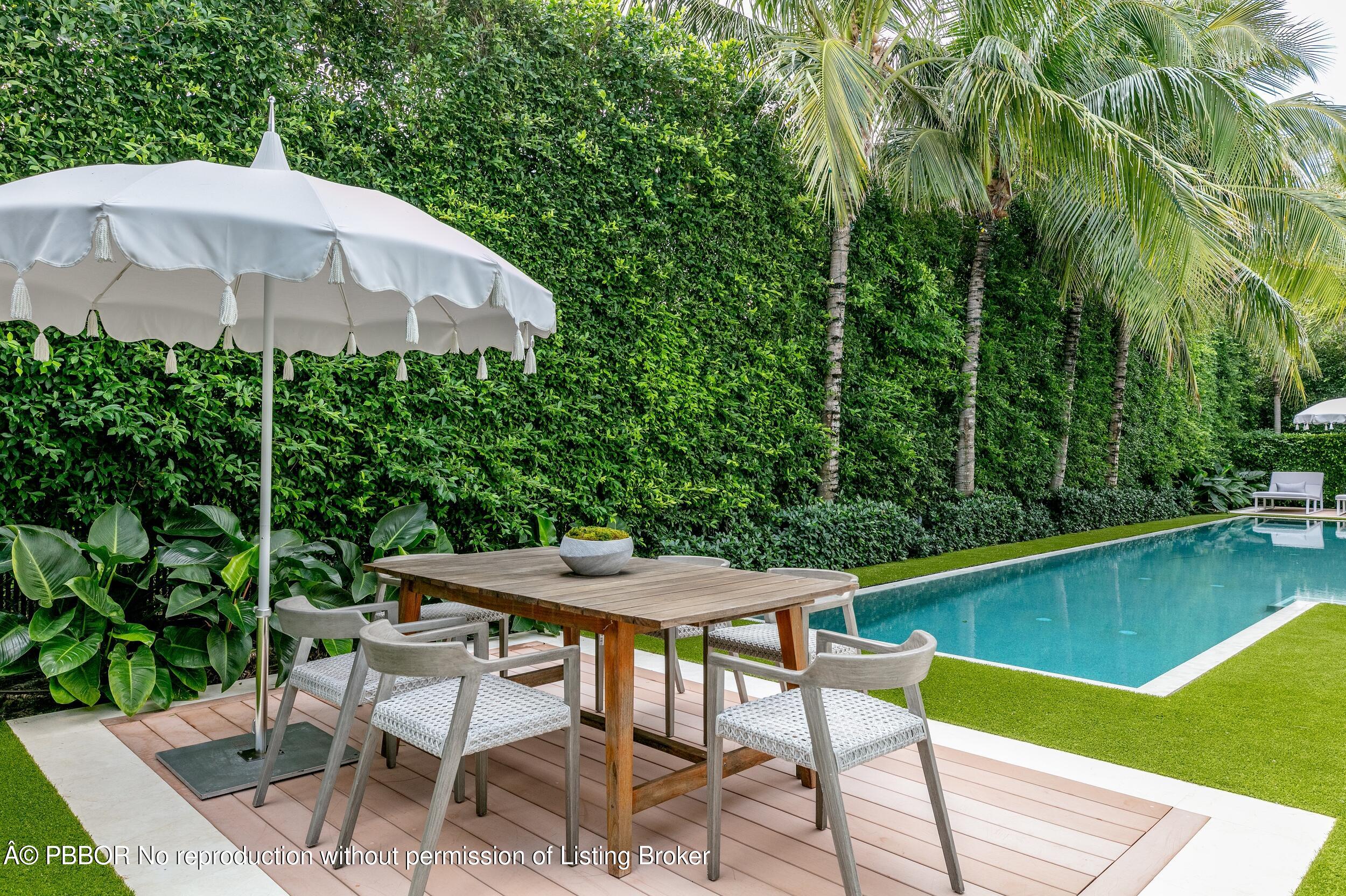 152 Dolphin Road Palm Beach, FL 33480 - Photo 37 of 47 Patio