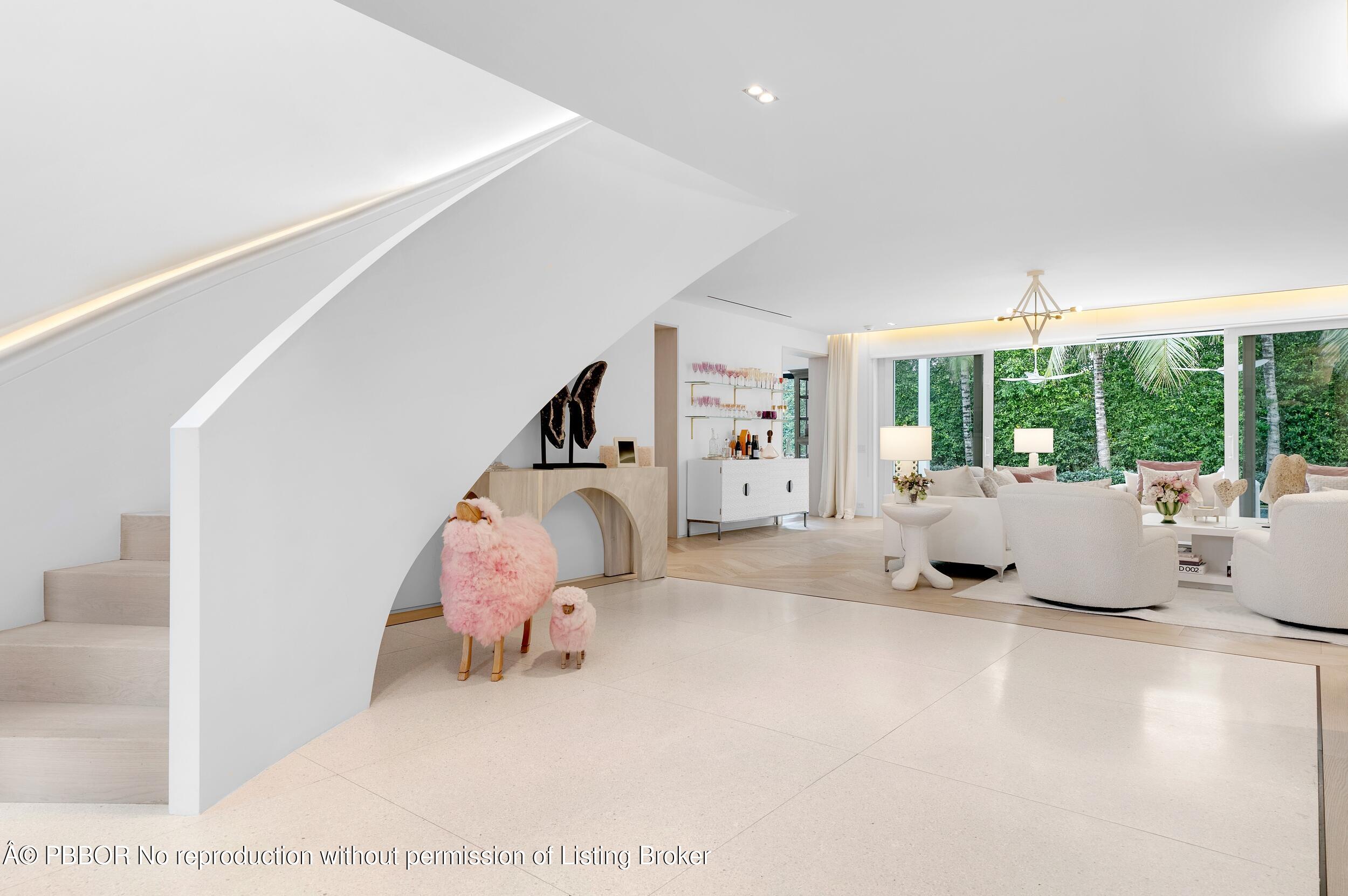 152 Dolphin Road Palm Beach, FL 33480 - Photo 5 of 47 Foyer