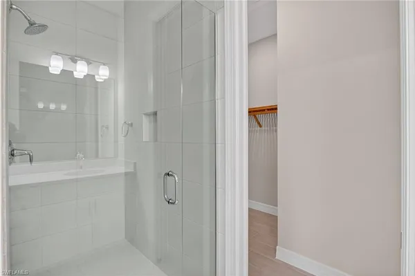 $3,200 | 286 Indies Drive East, Unit 202, Naples, FL 34114