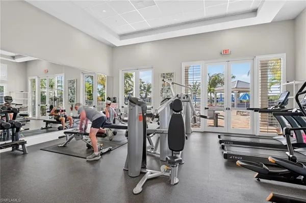 $3,200 | 286 Indies Drive East, Unit 202, Naples, FL 34114