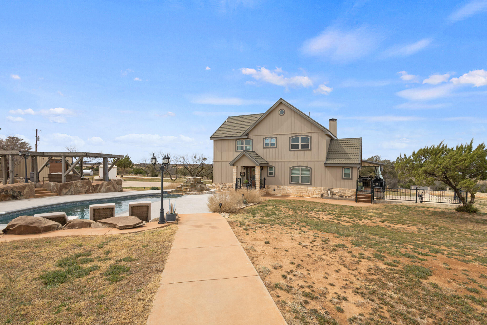 581 Becker Road Snyder, TX 79549 - Photo 2 of 83 IMG_9633