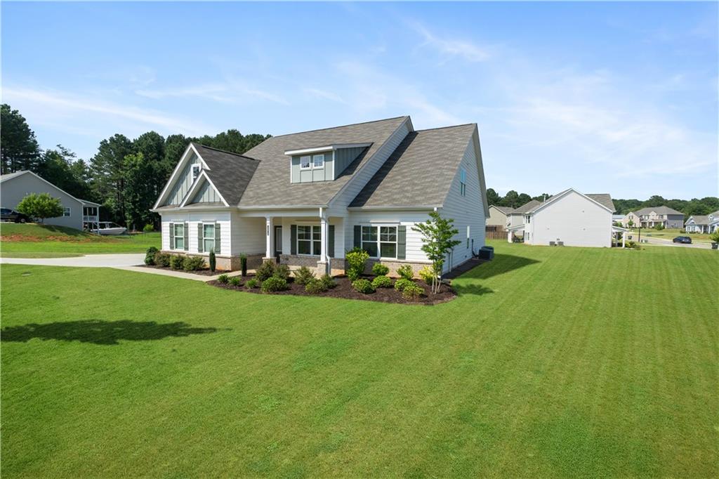 1074 Pne Vw Trail Monroe, GA 30656 - Photo 3 of 33