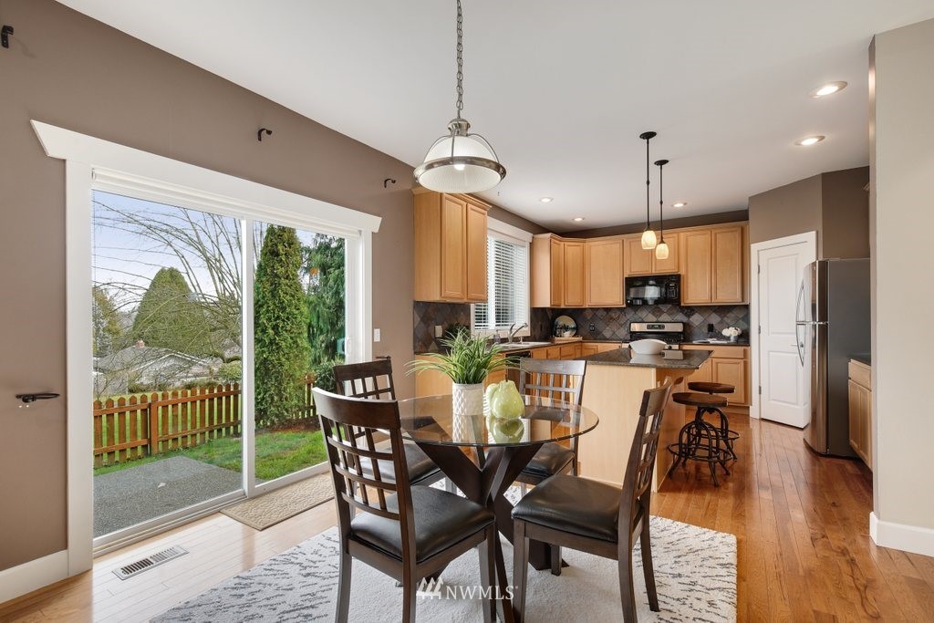 3615 Meadow Avenue North Renton, WA 98056 - Photo 9 of 30 Gallery Image 9