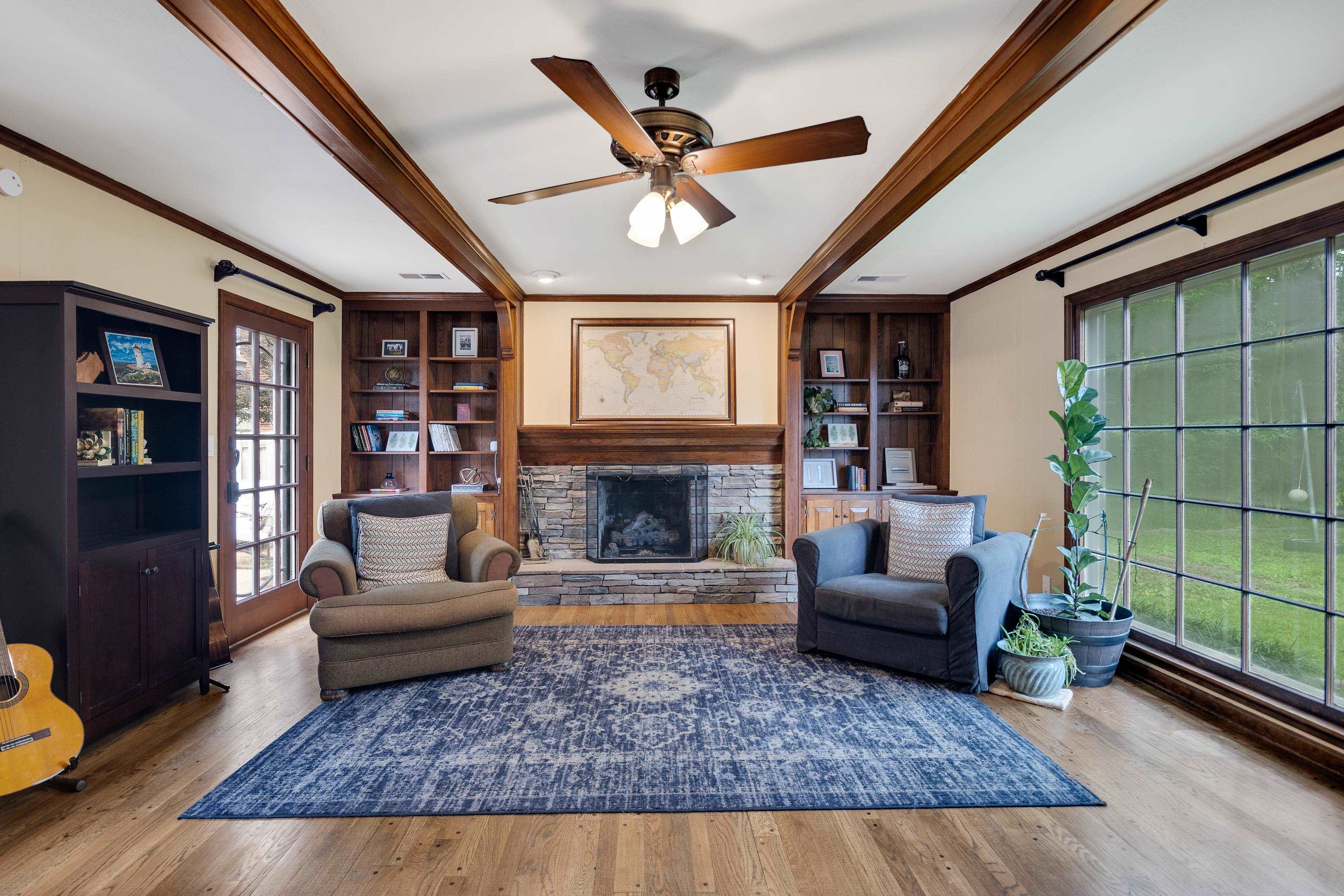 4474 Cherrydale Road Memphis, TN 38117 - Photo 13 of 35 a living room with furniture rug and window